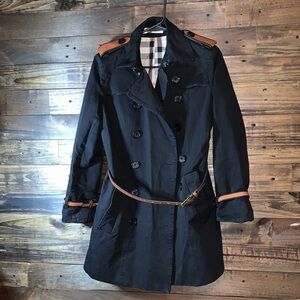 🧥 Classy Black Coat with faux leather and plaid interior